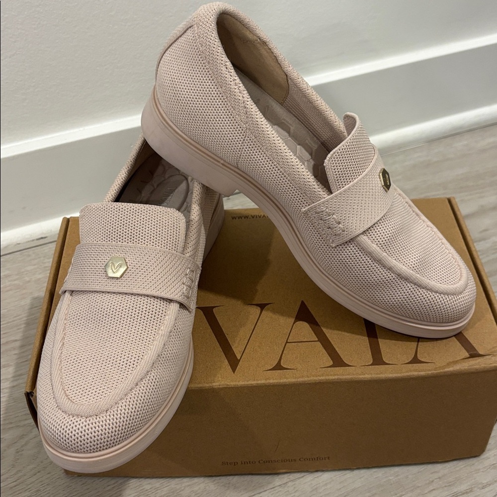 36.5 Vivaia Ballet Blush loafers